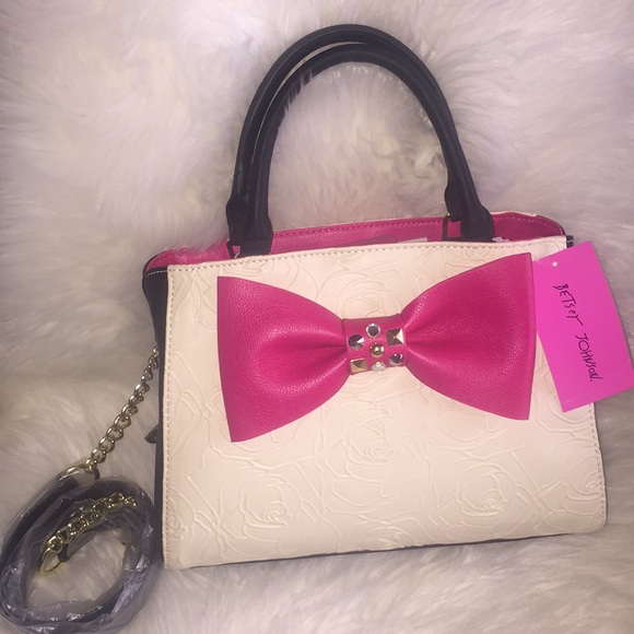 Betsey Johnson Handbags - 💞👜Betsey Johnson bow bowler satchel👜💞